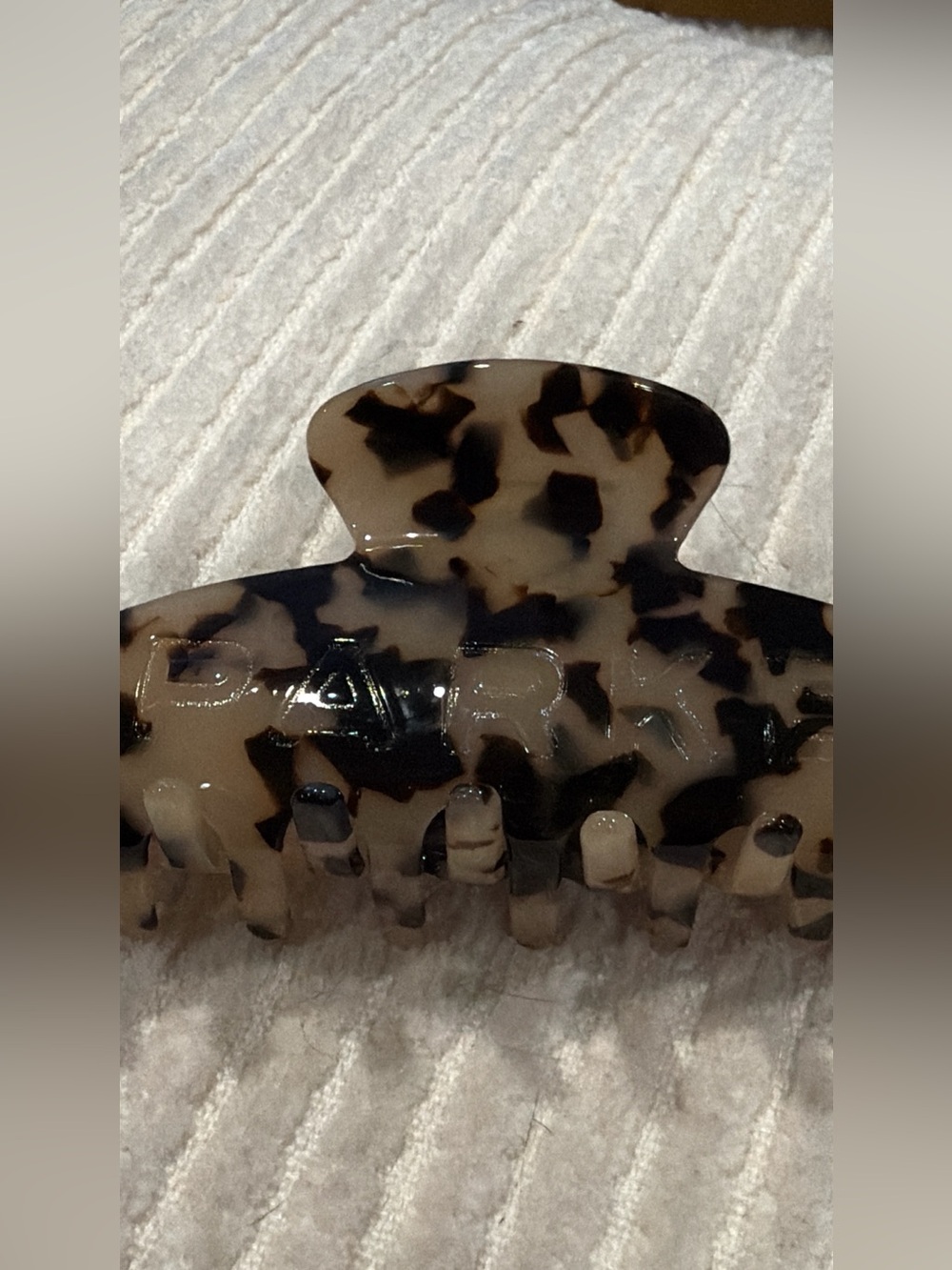 NWT PARKE Light Tortoise Claw Clip | Oversized Hair Clip | Tortoiseshell - Picture 7 of 16
